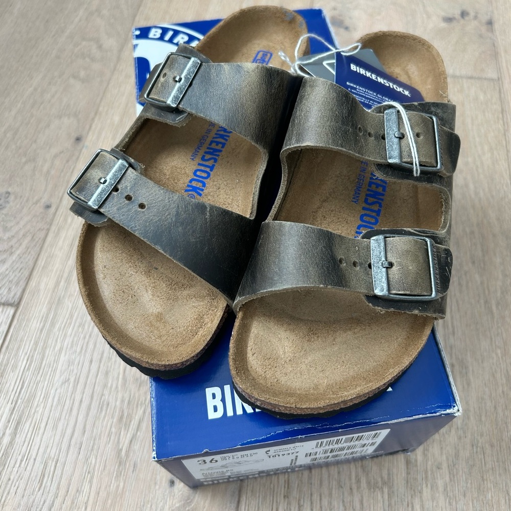 Brand New Birkenstock Arizona Sandal